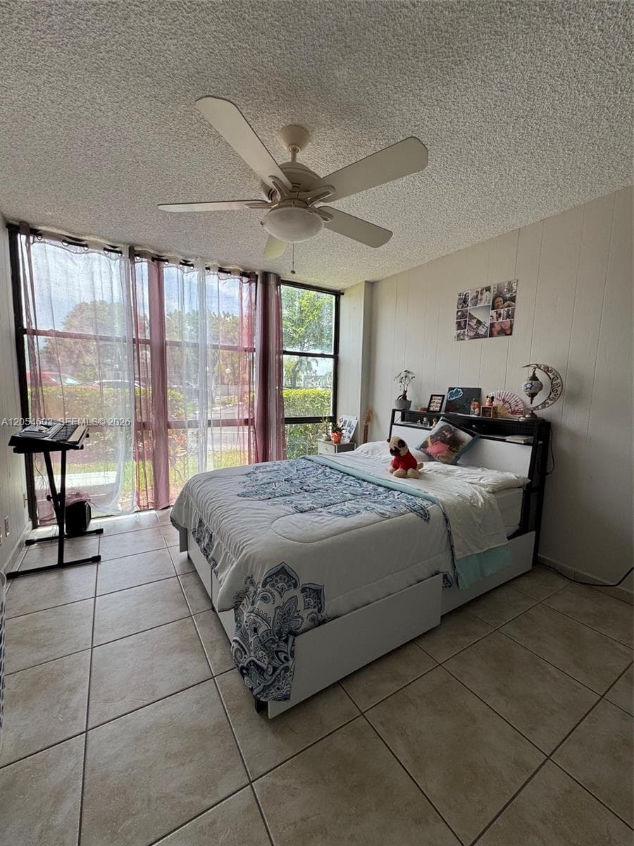 1000 Parkview Dr 107 photo 2