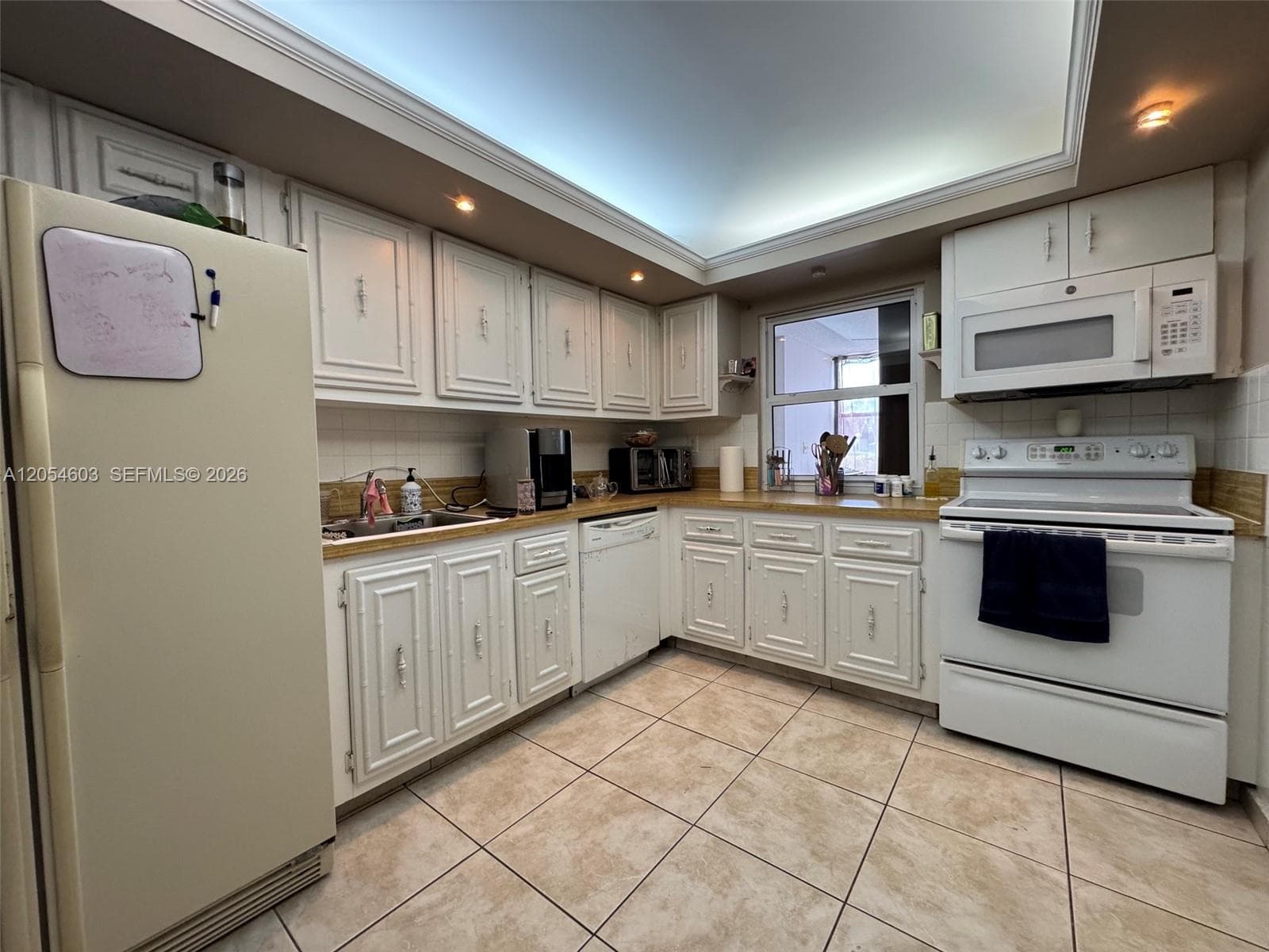 1000 Parkview Dr 107 photo 4