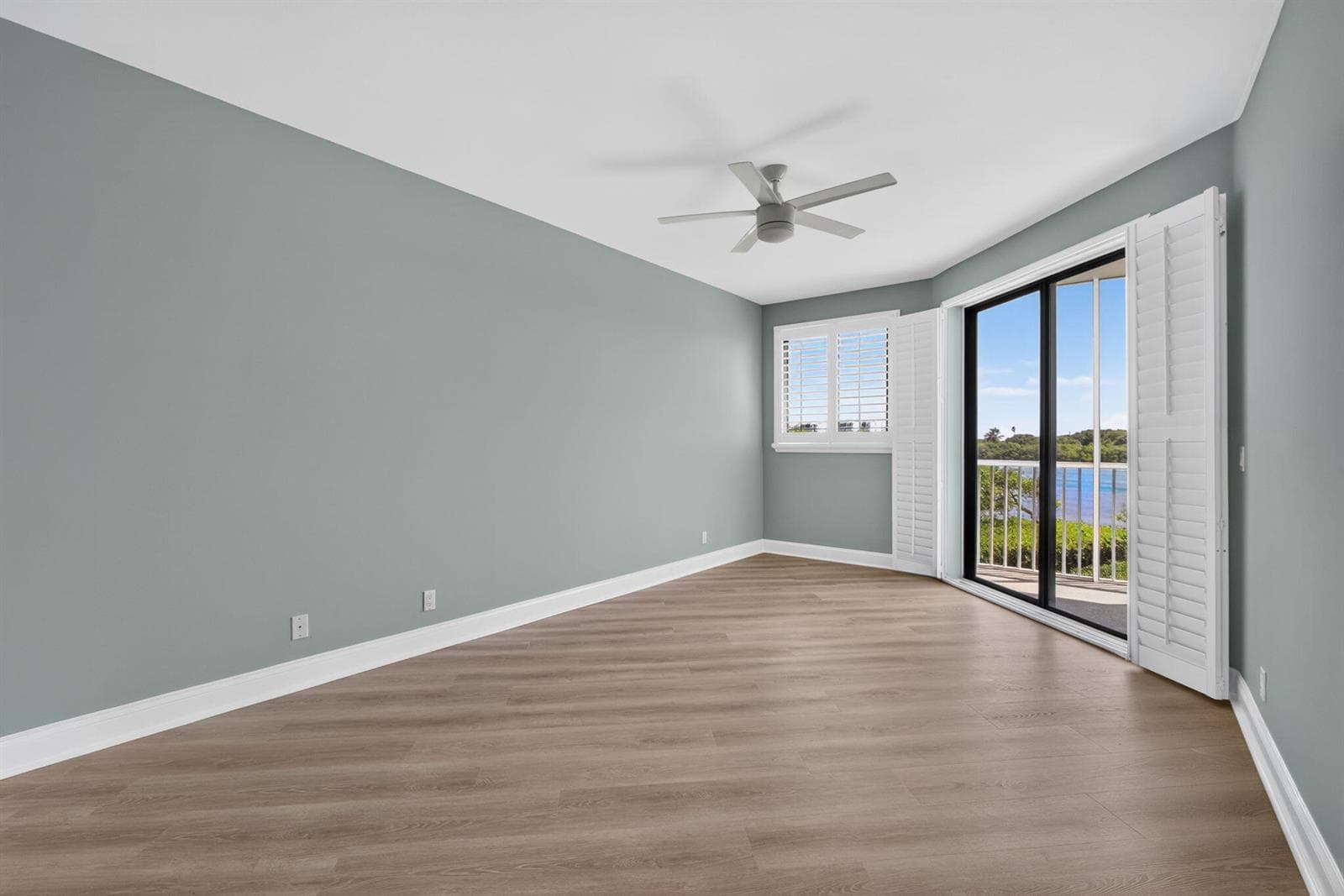 200 Waterway Road 206 photo 14