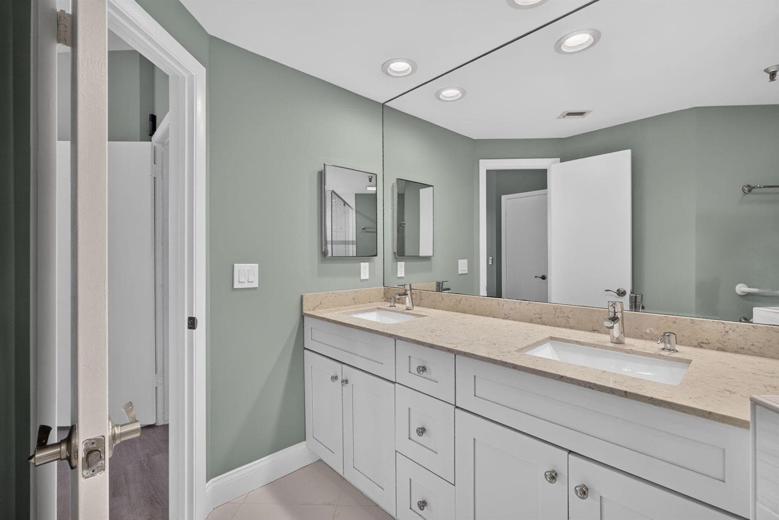 200 Waterway Road 206 photo 18