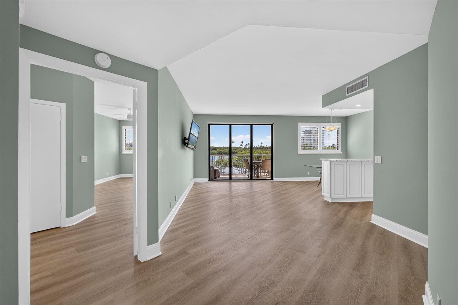 200 Waterway Road 206 photo 4