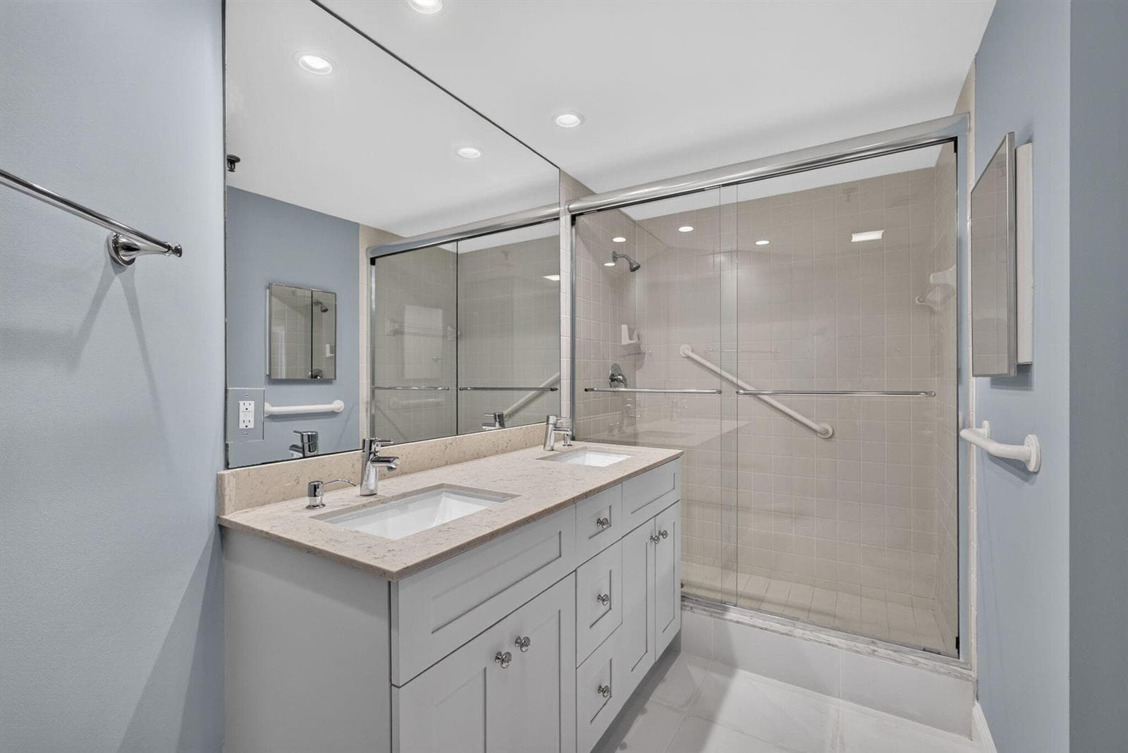 200 Waterway Road 206 photo 21