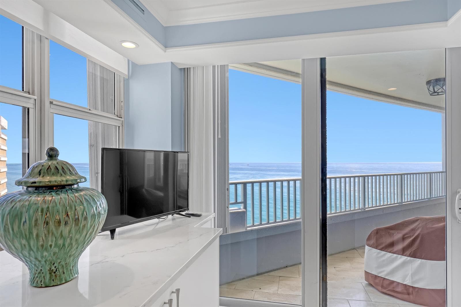 5200 N OCEAN Drive N 1201 photo 12