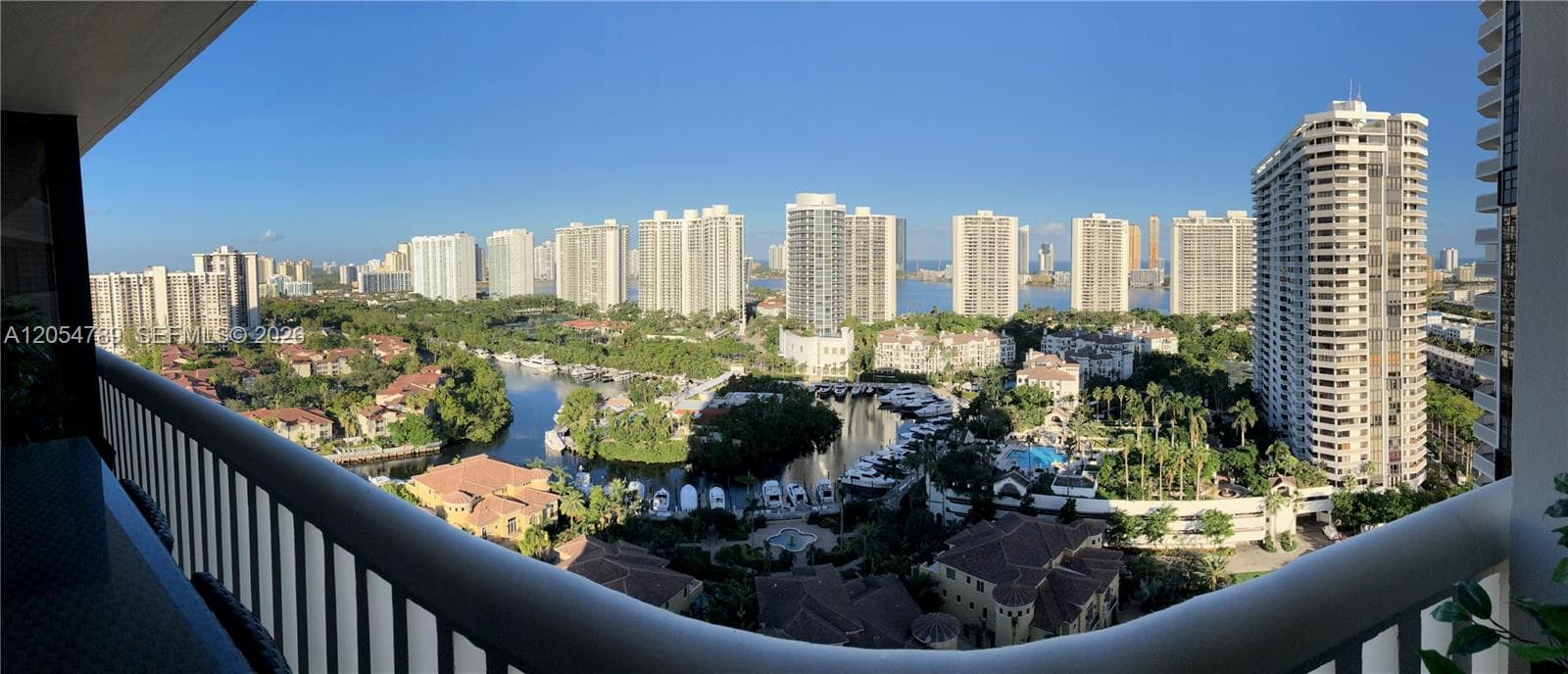 1000 Island Blvd 2308 photo 2