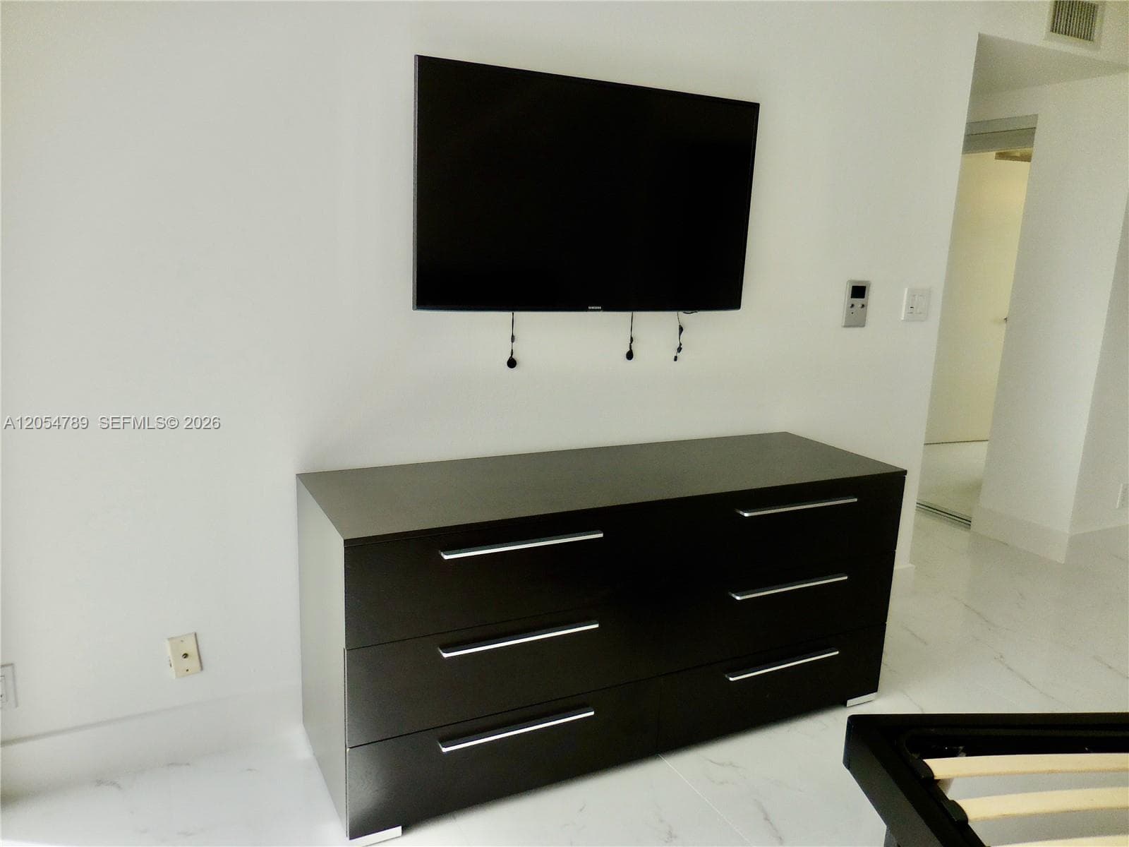 1000 Island Blvd 2308 photo 16