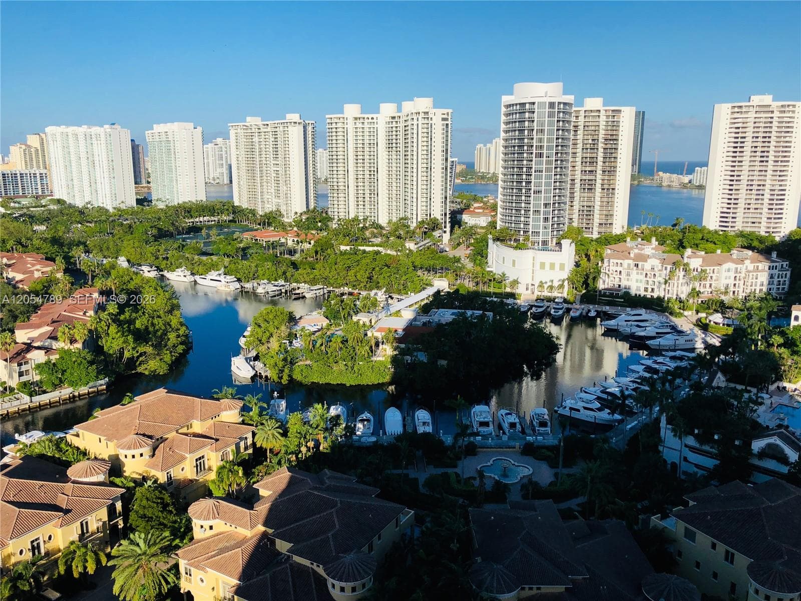 1000 Island Blvd 2308 photo 1