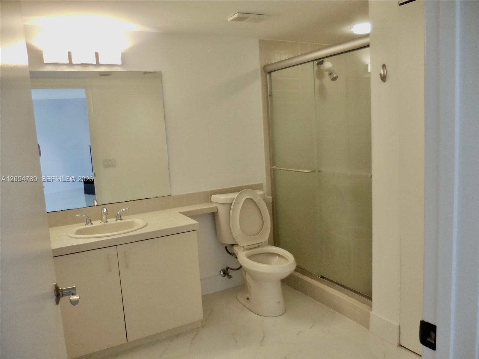 1000 Island Blvd 2308 photo 25