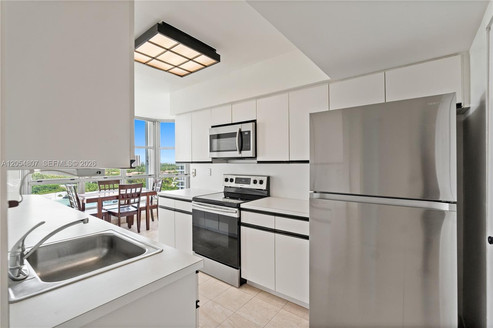 3600 Mystic Pointe Dr 1207 photo 2