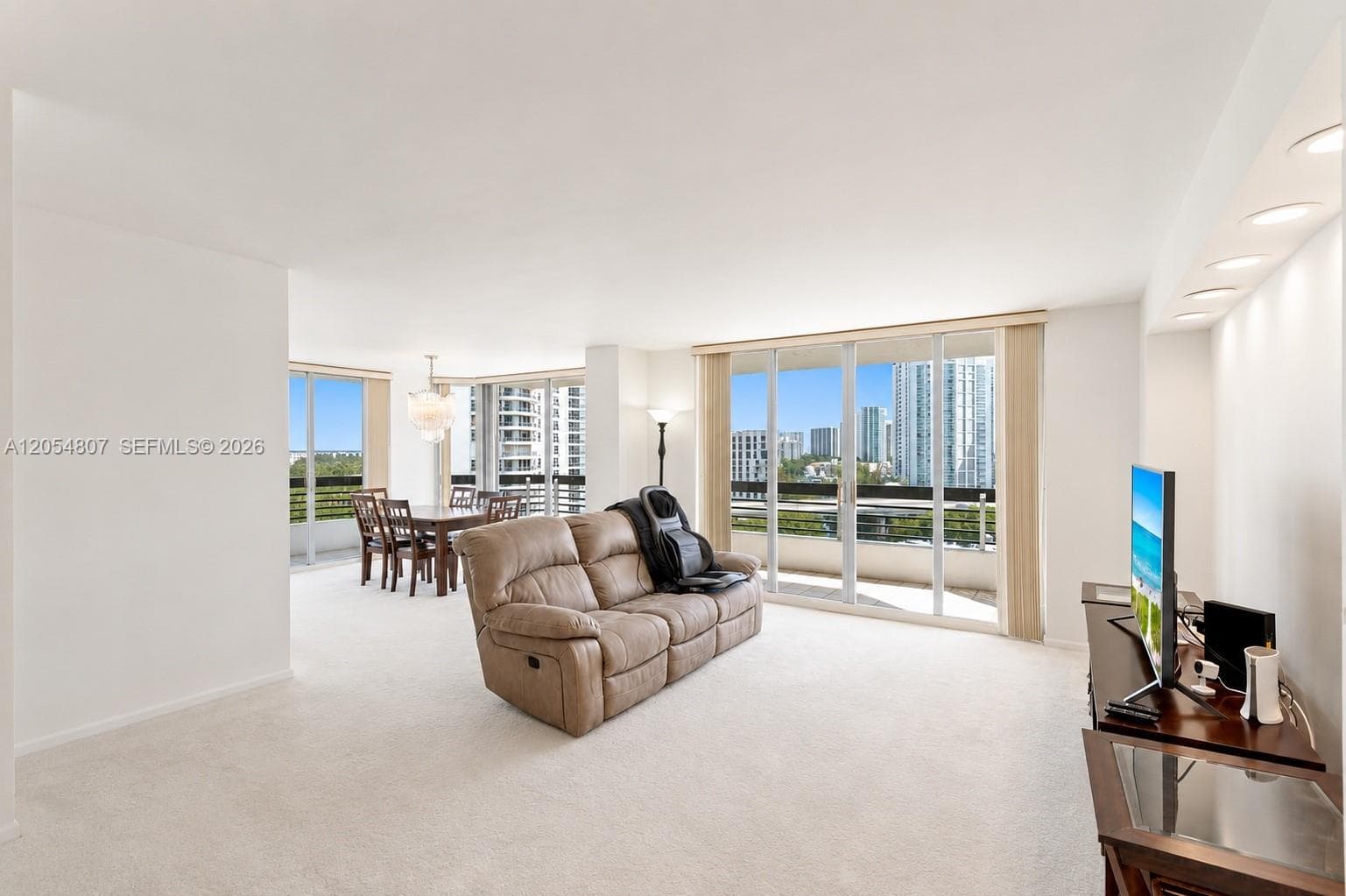 3600 Mystic Pointe Dr 1207 photo 5