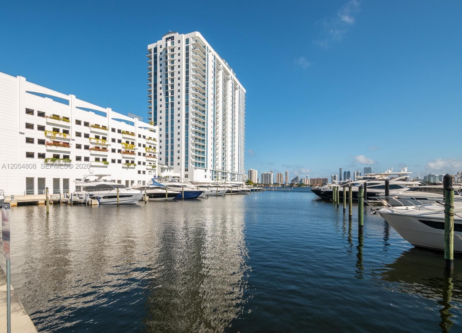 17301 Biscayne Blvd 1609 photo 1