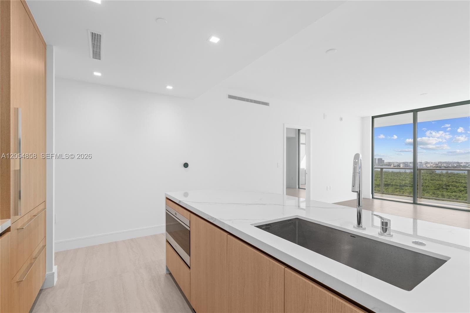 2411 Laguna Circle 1604 photo 17