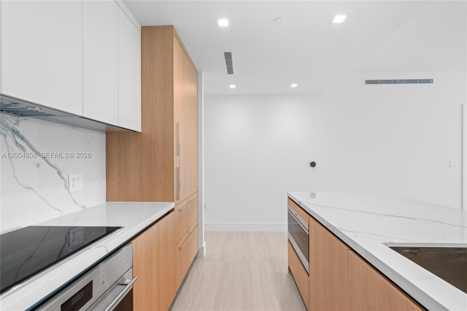 2411 Laguna Circle 1604 photo 16