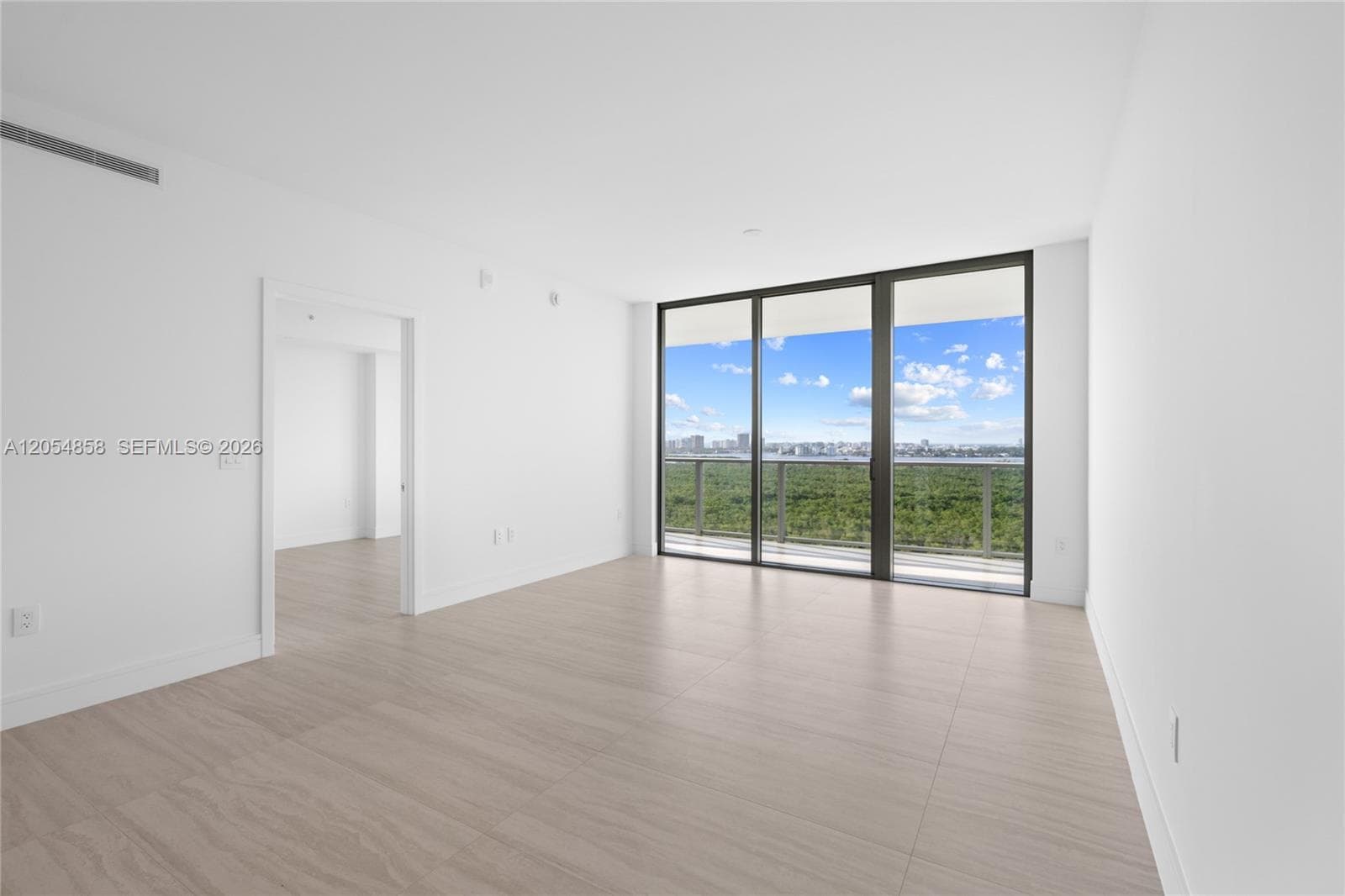 2411 Laguna Circle 1604 photo 12