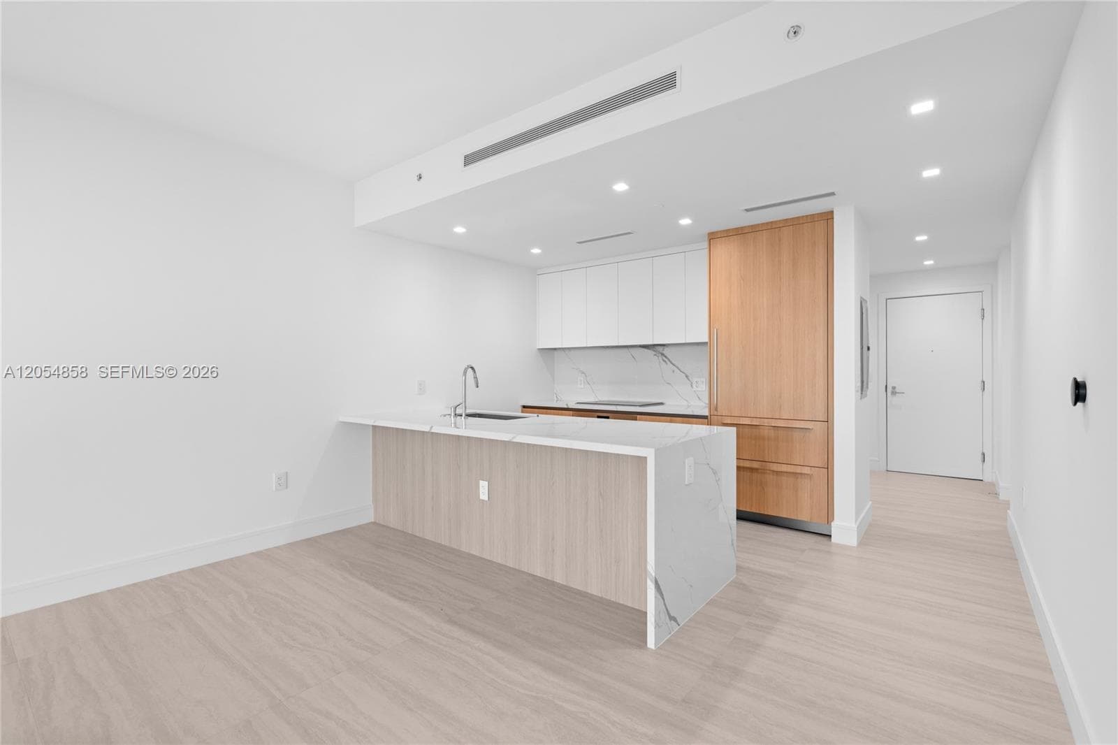 2411 Laguna Circle 1604 photo 14