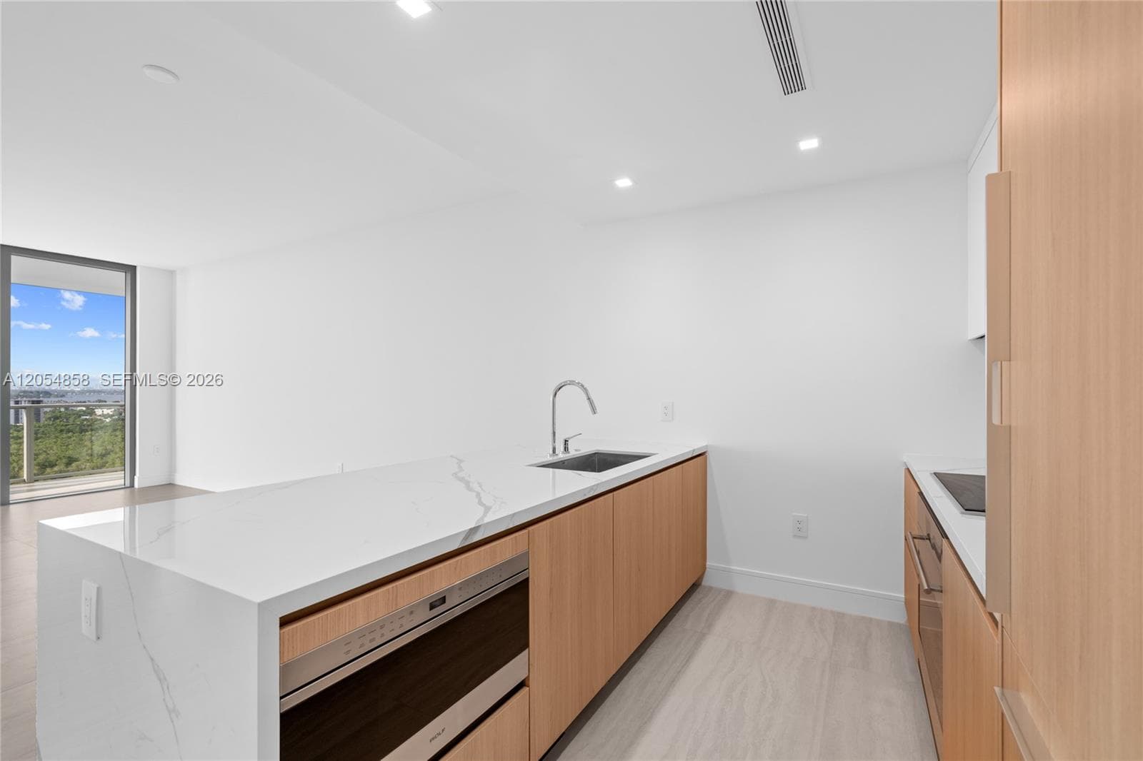 2411 Laguna Circle 1604 photo 18