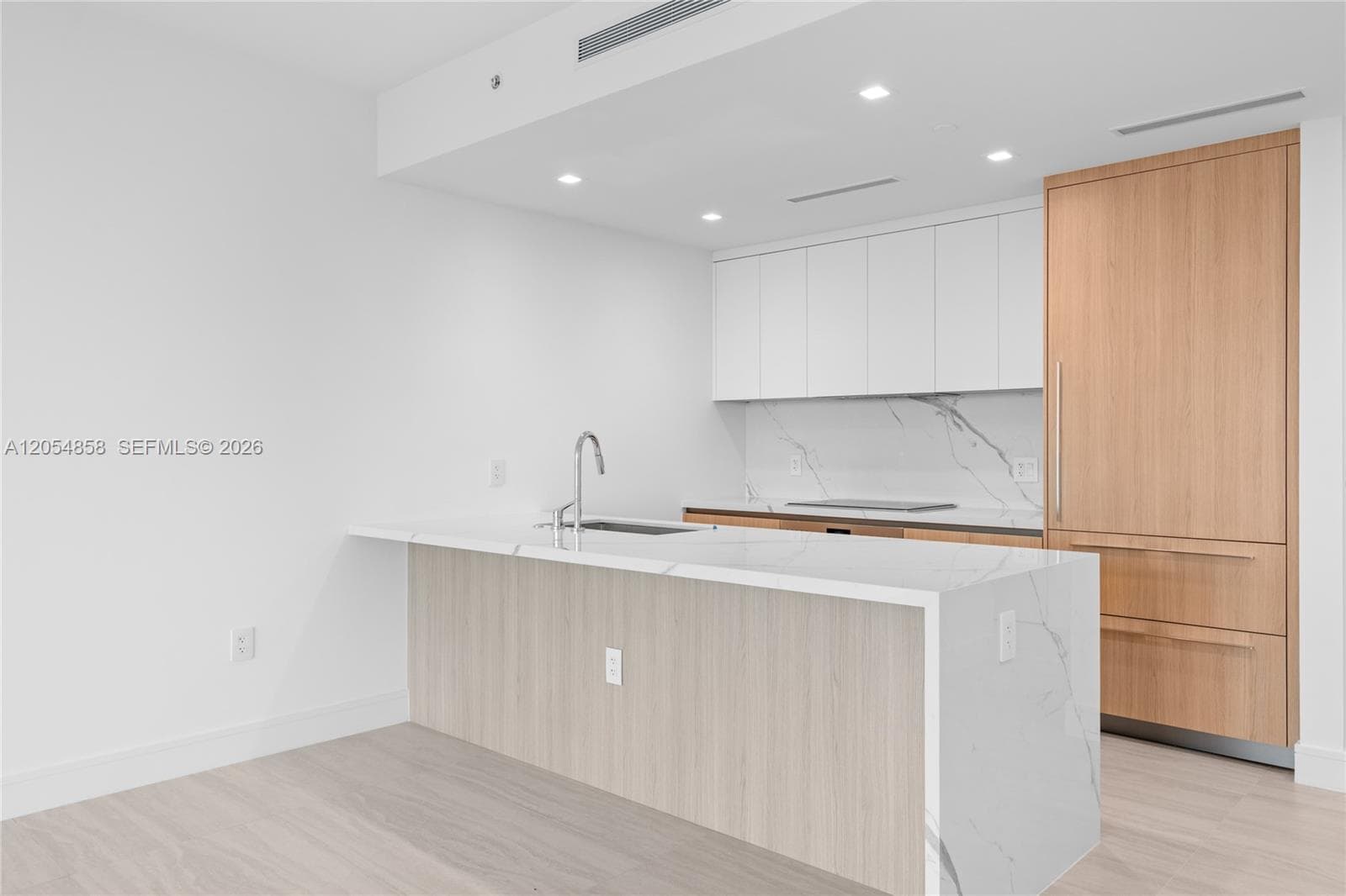 2411 Laguna Circle 1604 photo 15