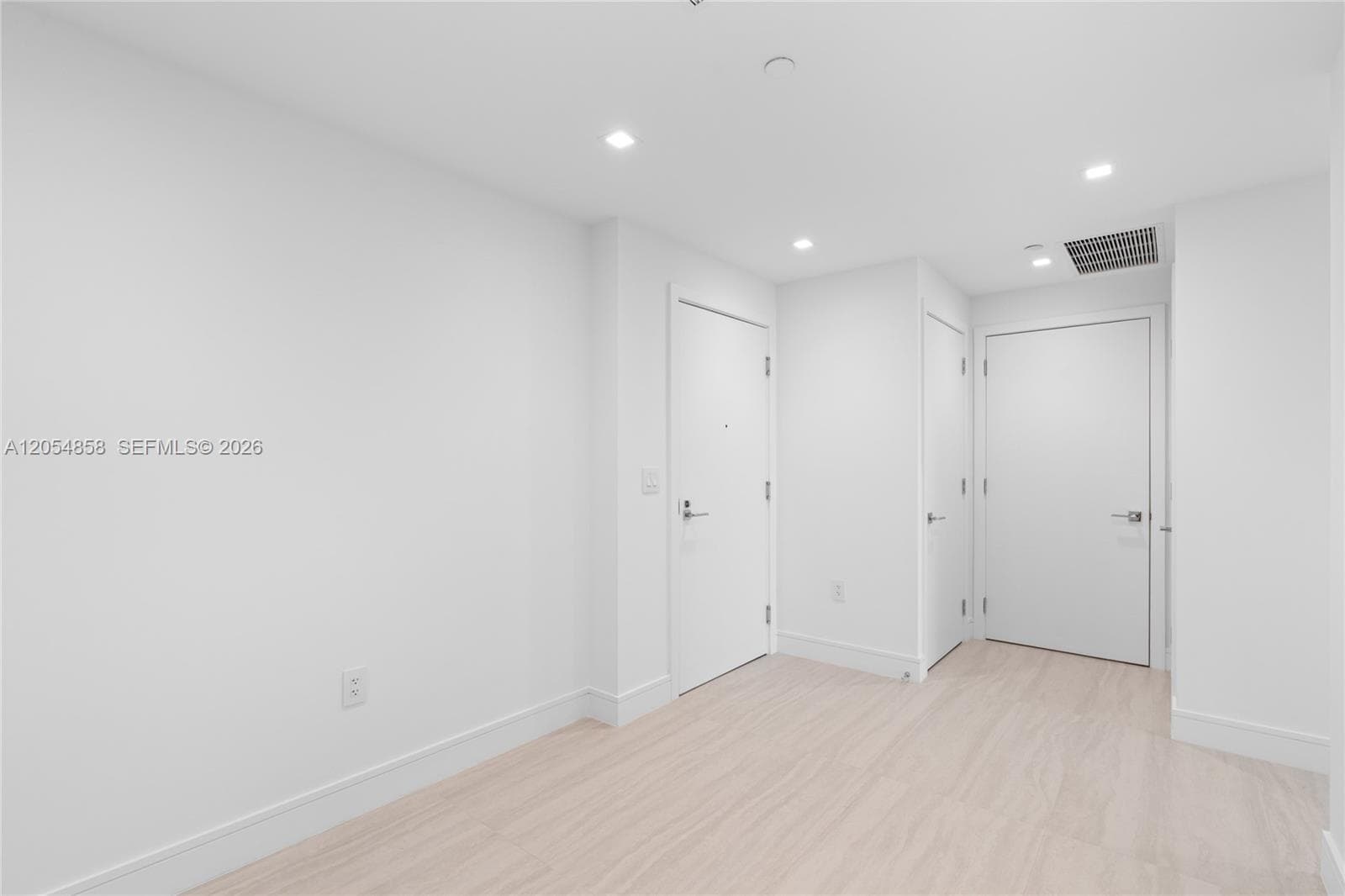 2411 Laguna Circle 1604 photo 21