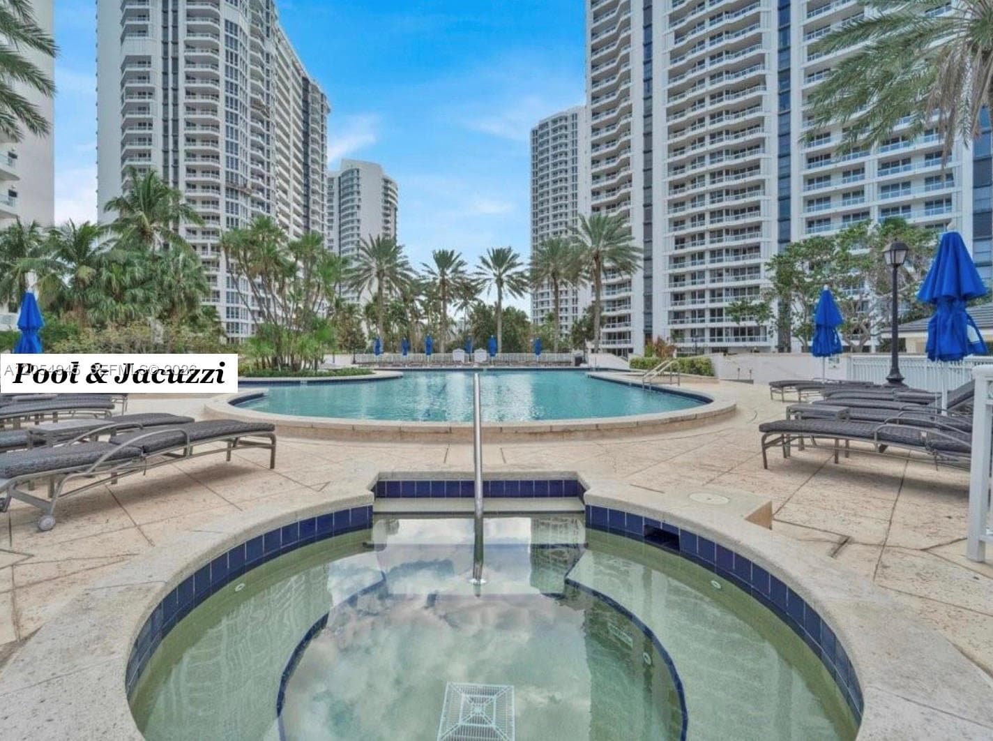 21205 Yacht Club Dr 701 photo 23