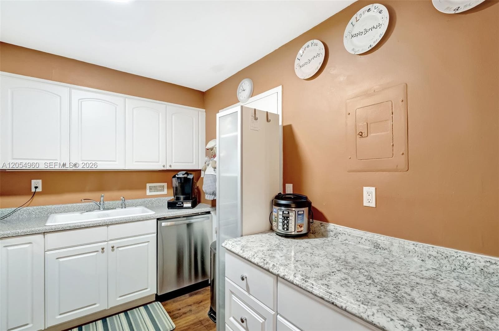 10101 E Bay Harbor Dr 502 photo 6