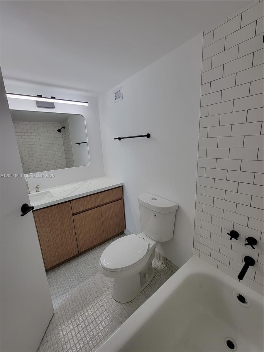 2655 Collins Ave 608 photo 13
