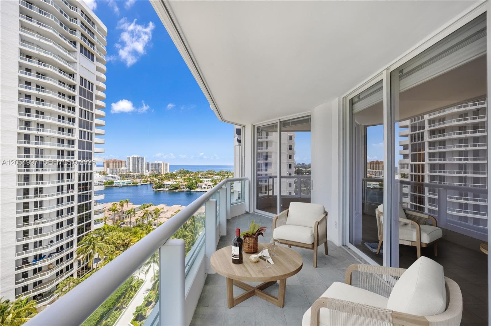 21150 Point Pl 1605 photo 22