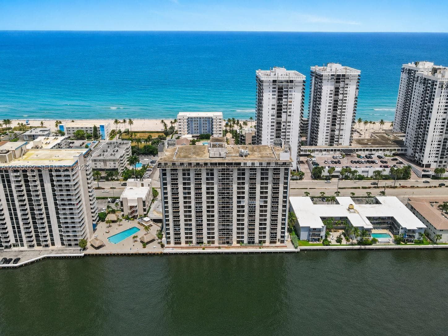 1600 S Ocean Dr 18B photo 3