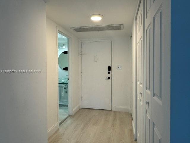 5401 Collins Ave 513 photo 16