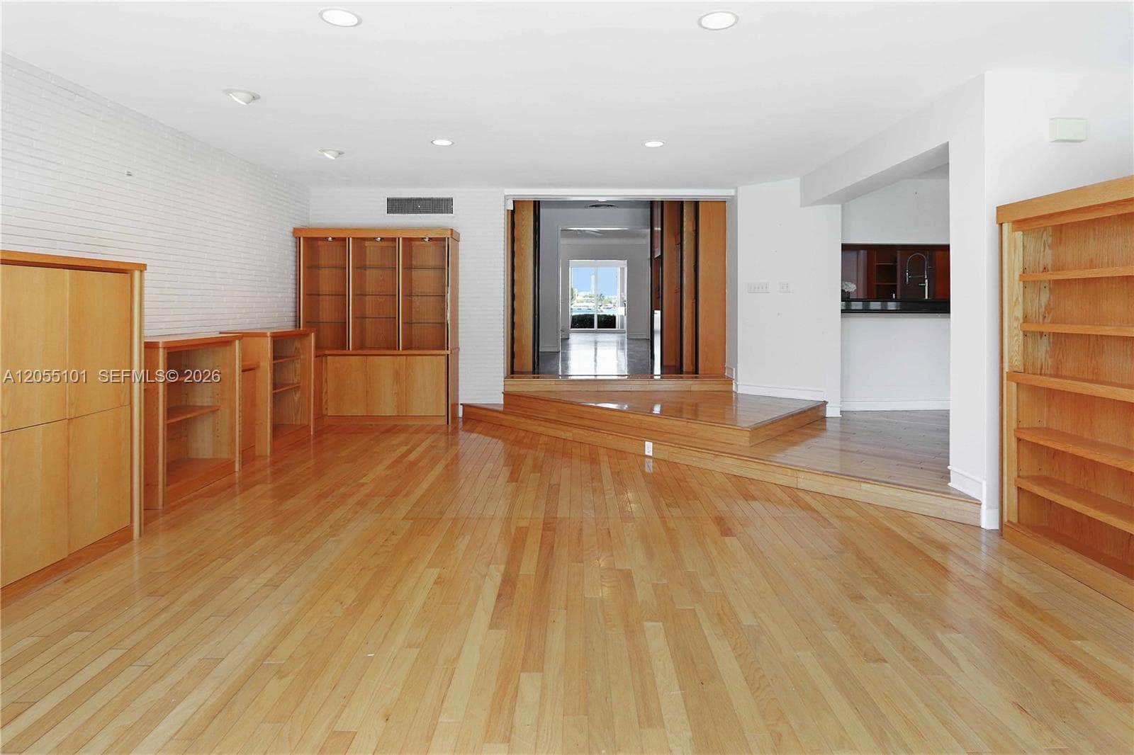 803 N Southlake Dr photo 25