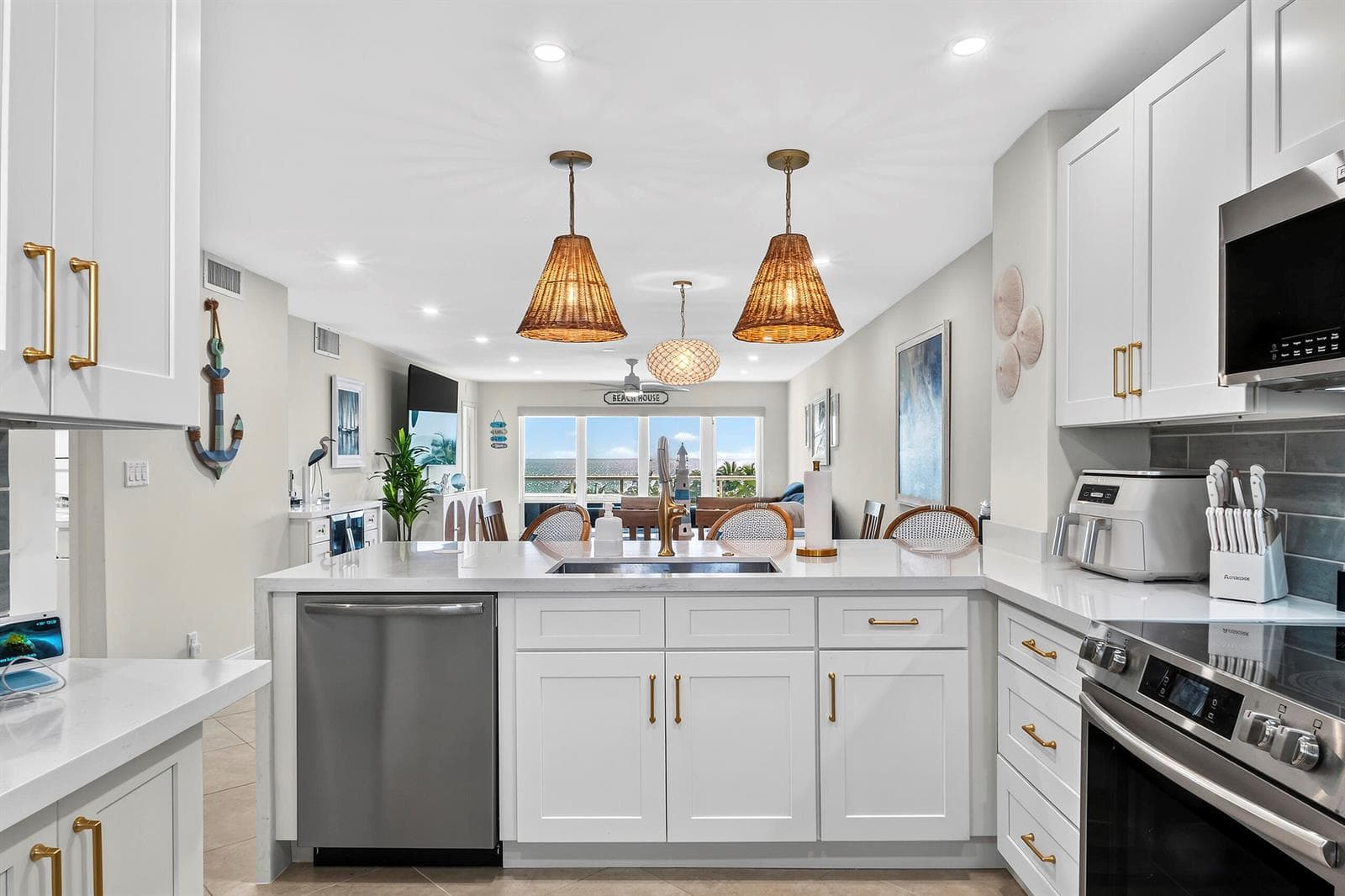 111 N Pompano Beach Boulevard 611 photo 4
