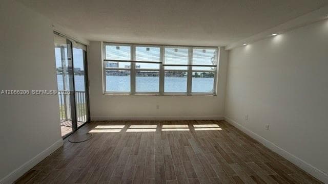 1660 NE 191st St 110-1 photo 3