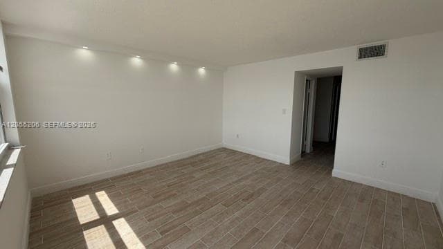1660 NE 191st St 110-1 photo 5