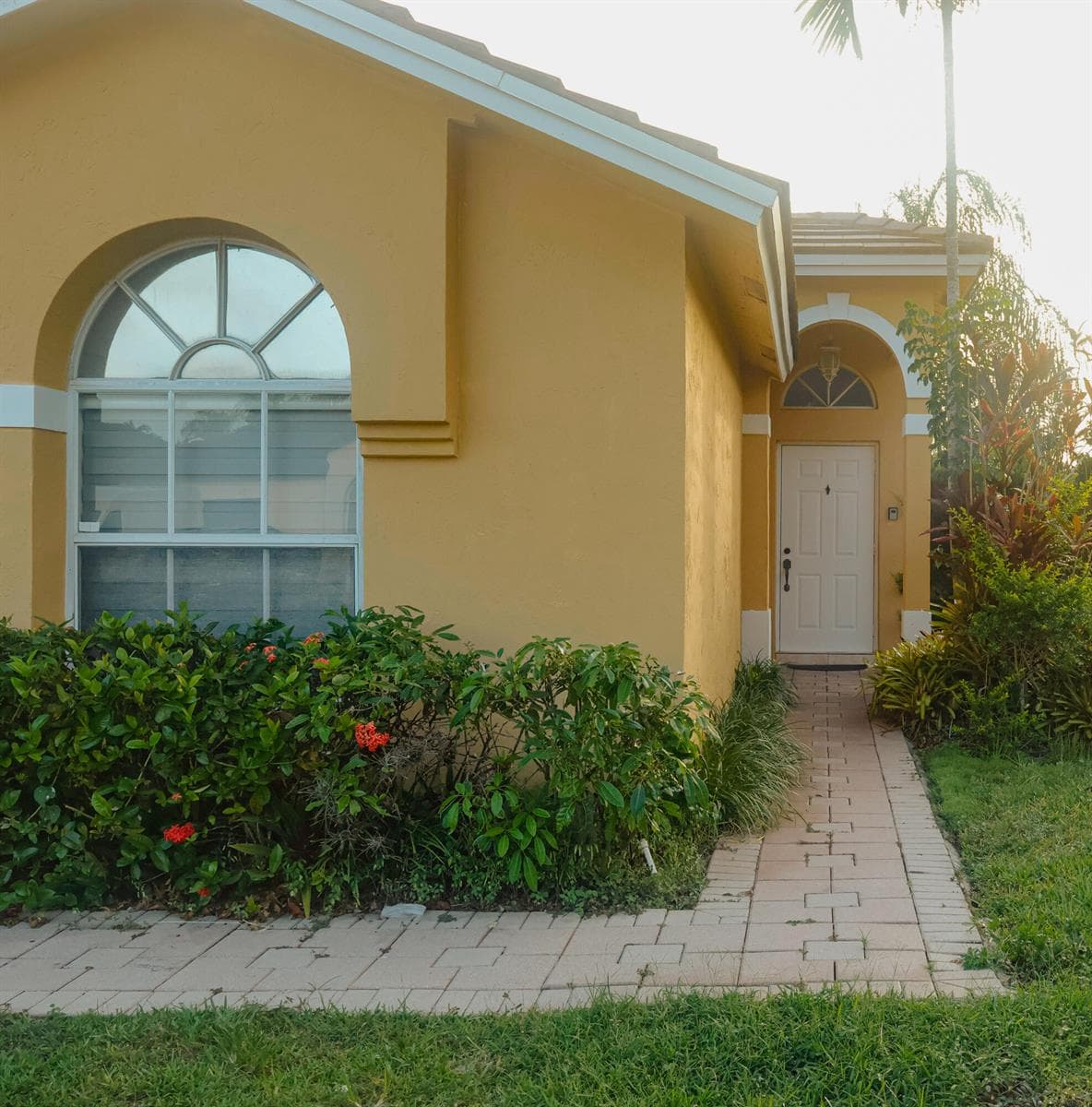14750 SW 156TH Avenue photo 2