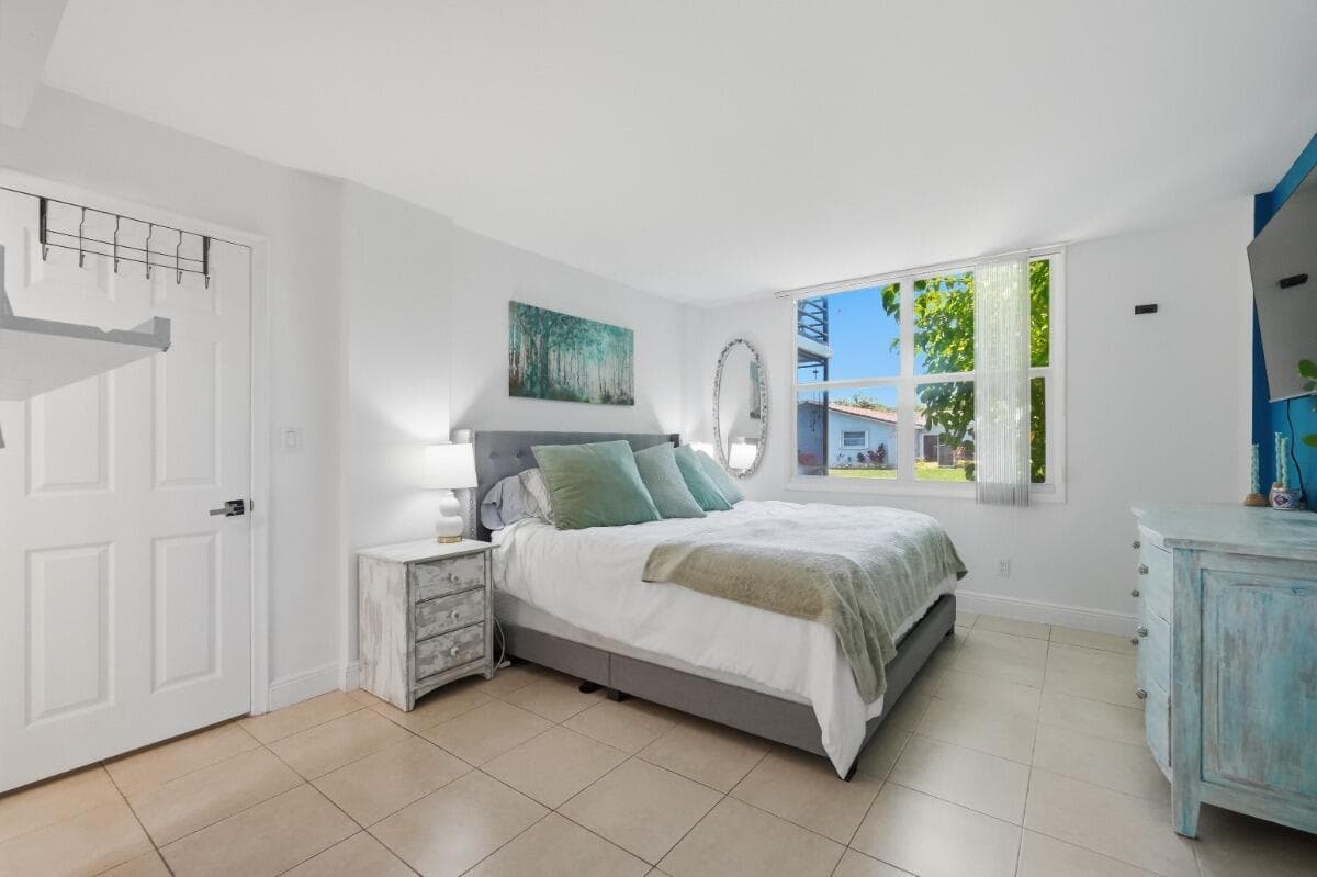 108 ROYAL PARK Drive 1D photo 6