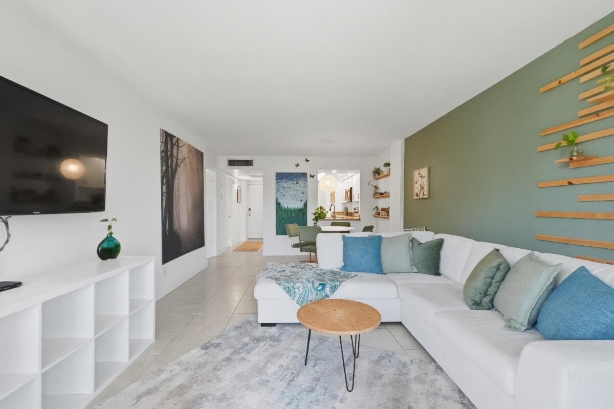 108 ROYAL PARK Drive 1D photo 1