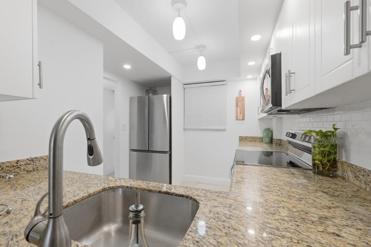108 ROYAL PARK Drive 1D photo 14