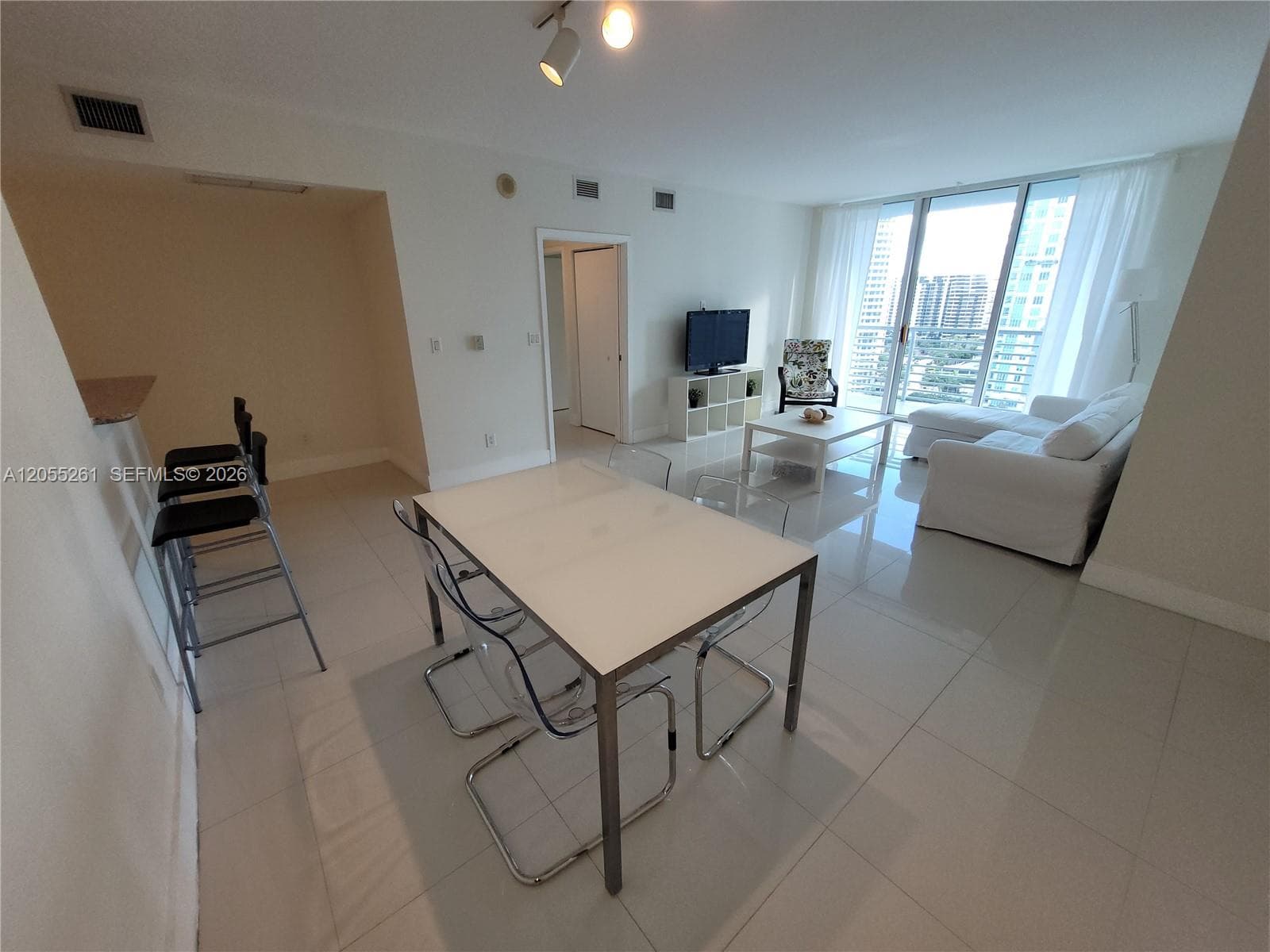 325 S Biscayne Blvd 1719 photo 9