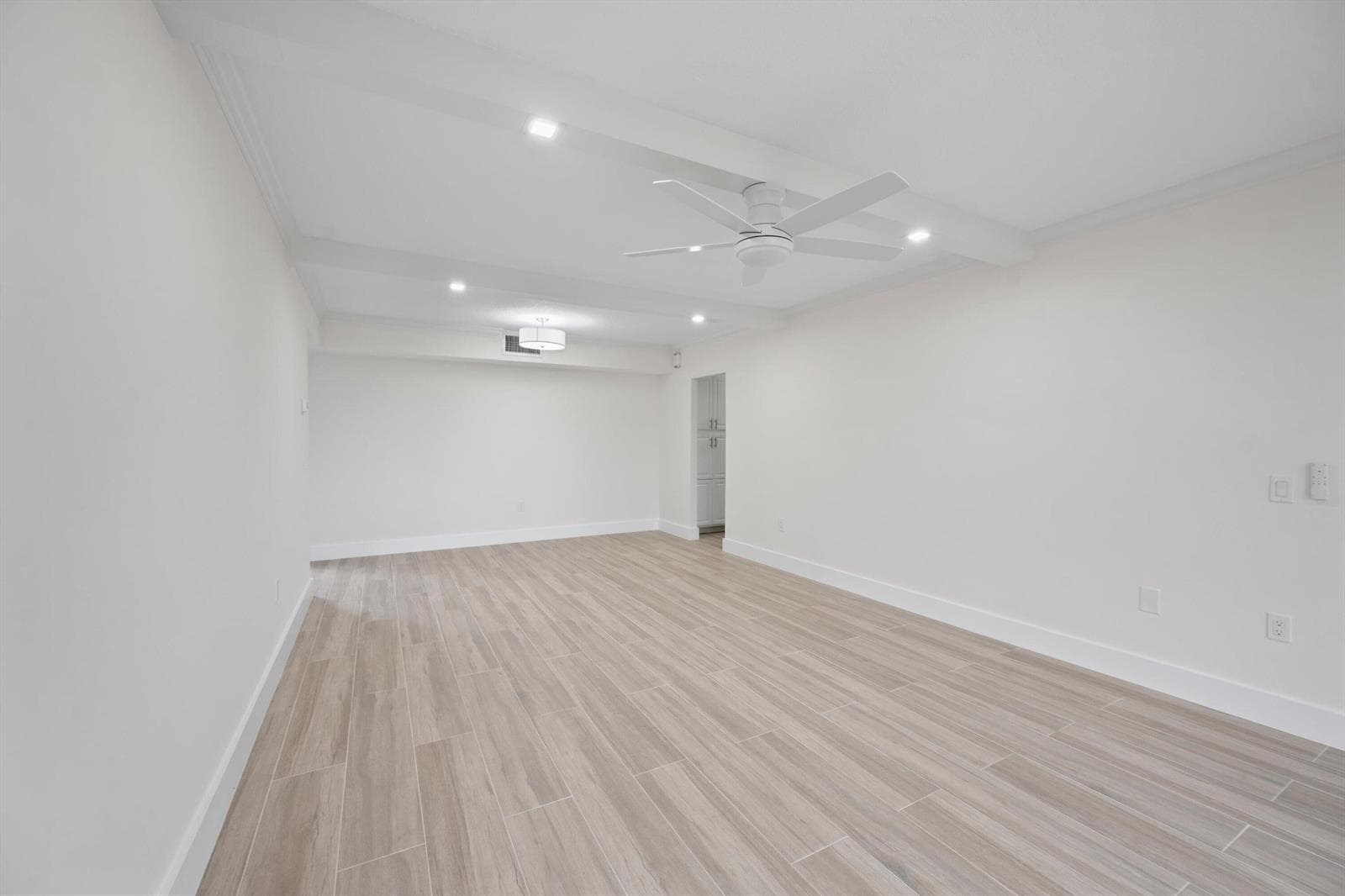 225 S Beach Road photo 5