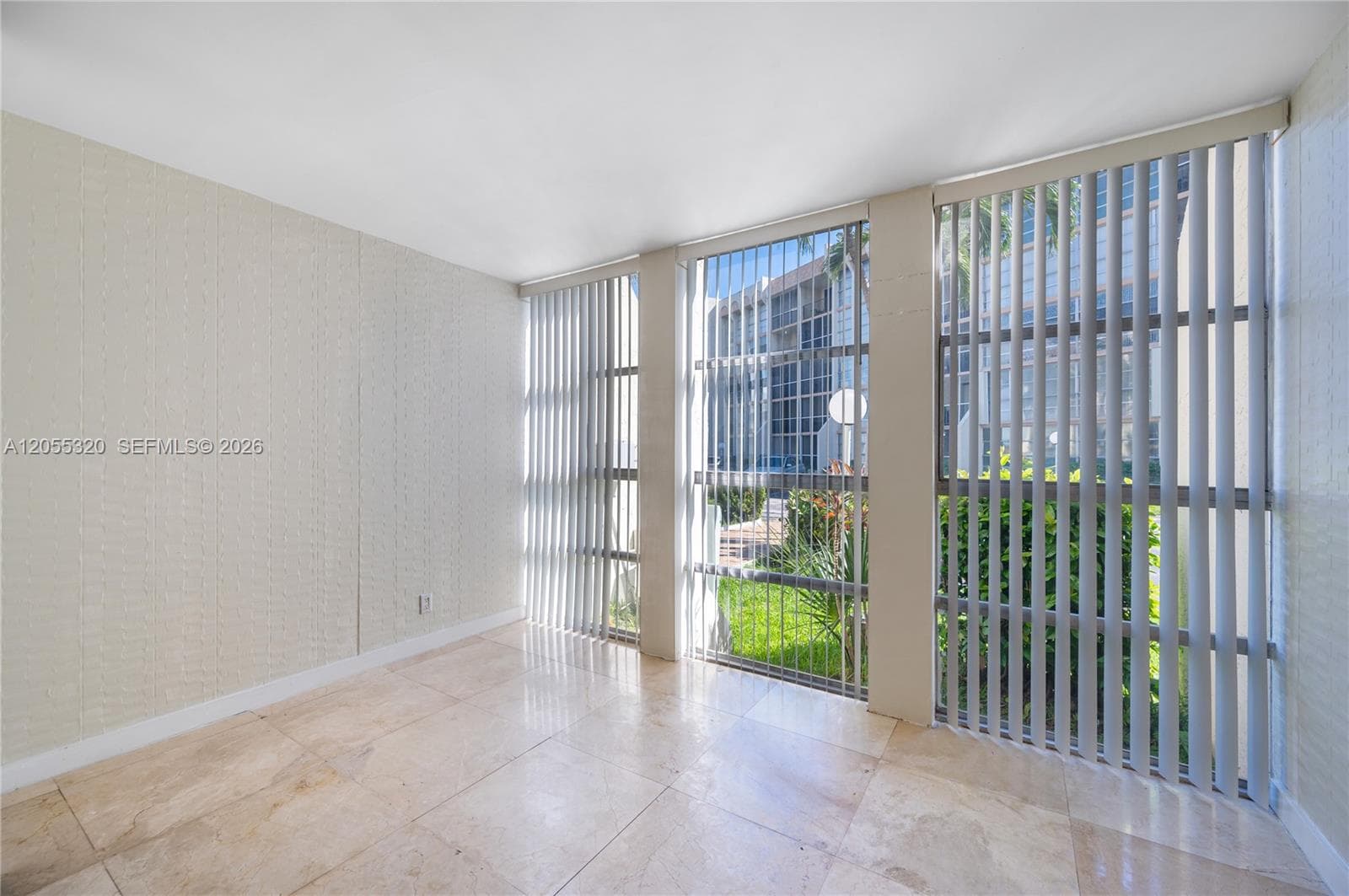 601 Three Islands Blvd 112 photo 8