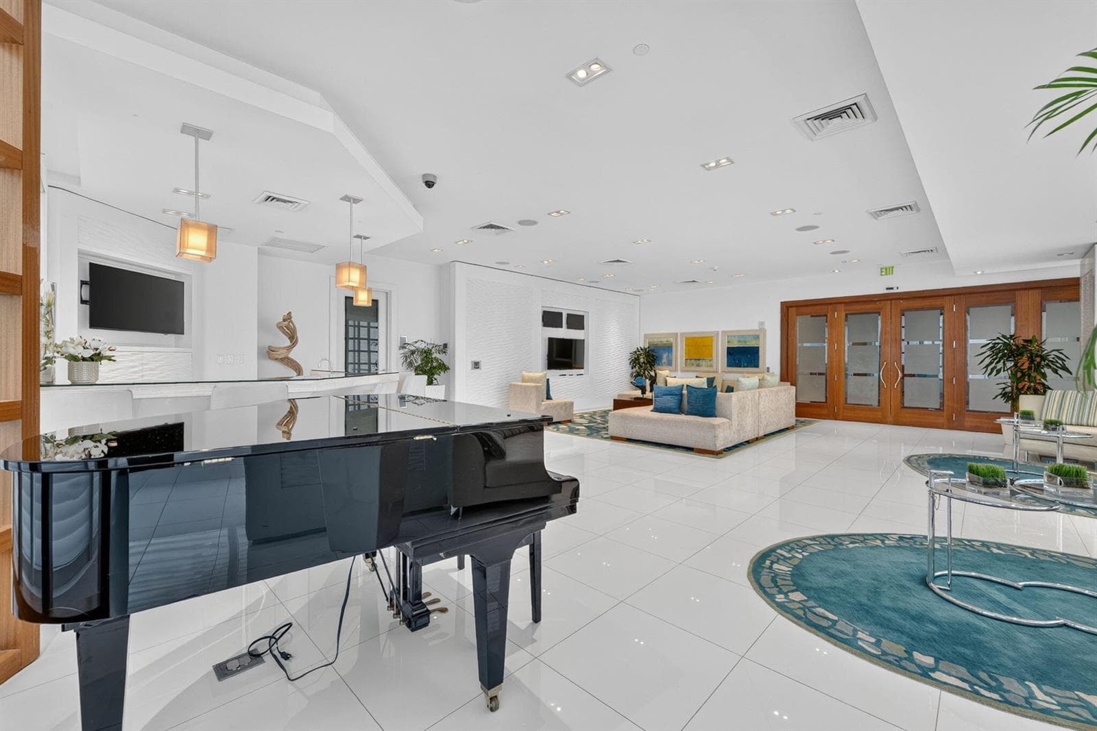 2821 N Ocean Boulevard 503s photo 18