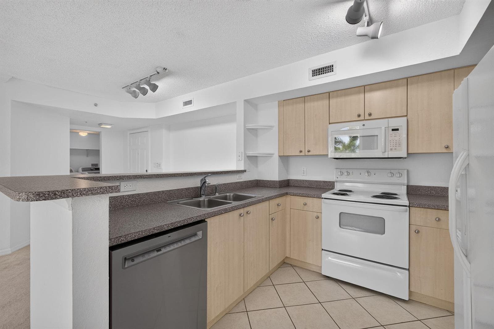 1801 N Flagler Drive 519 photo 12