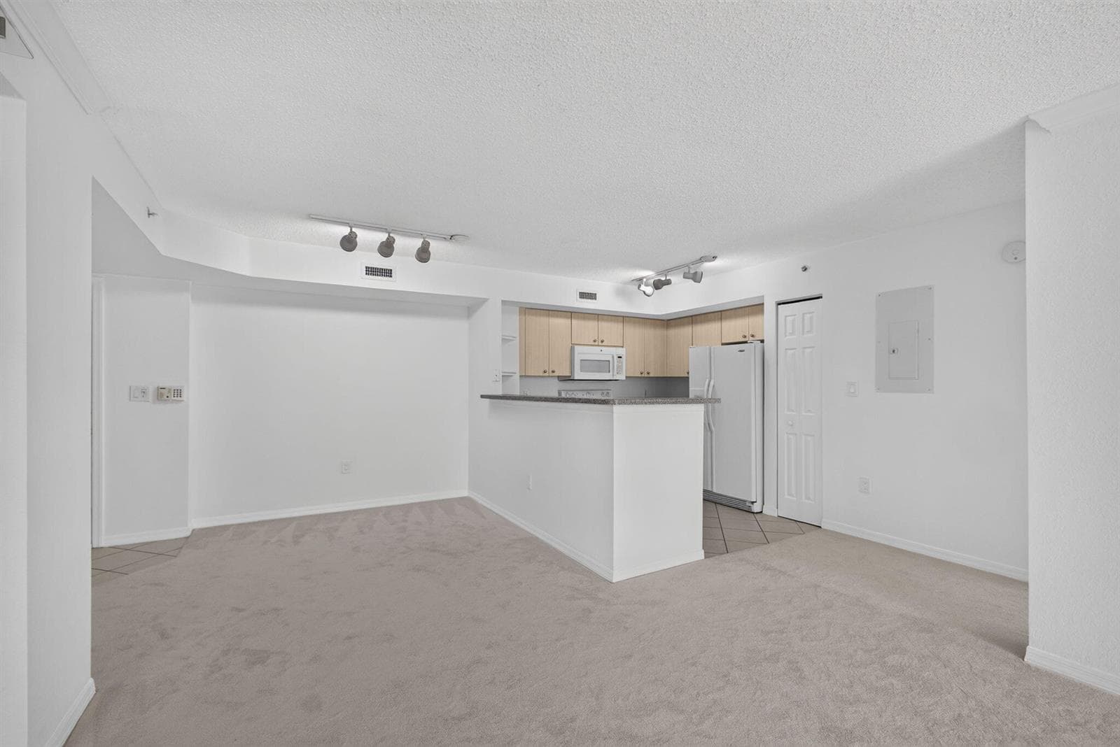 1801 N Flagler Drive 519 photo 9