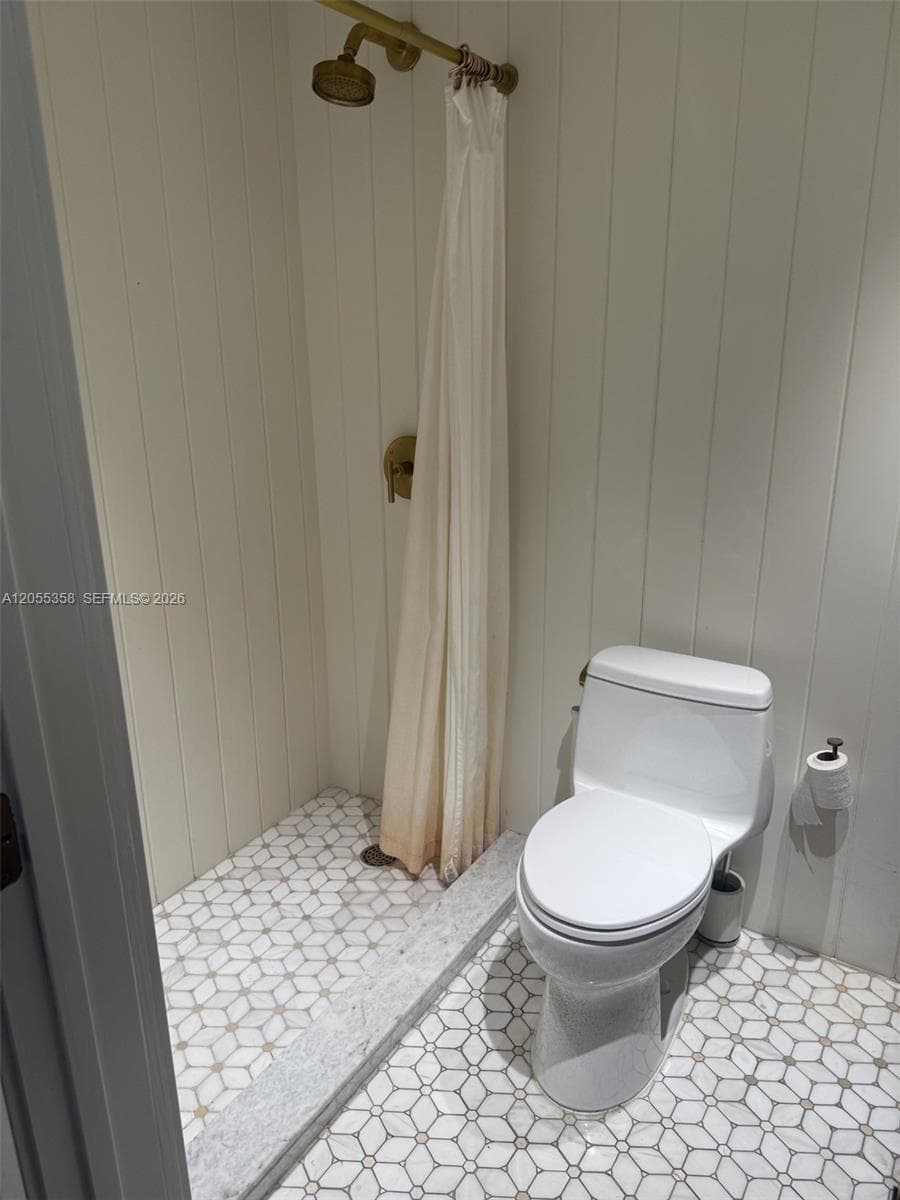 200 Ocean Lane Dr 108 photo 17