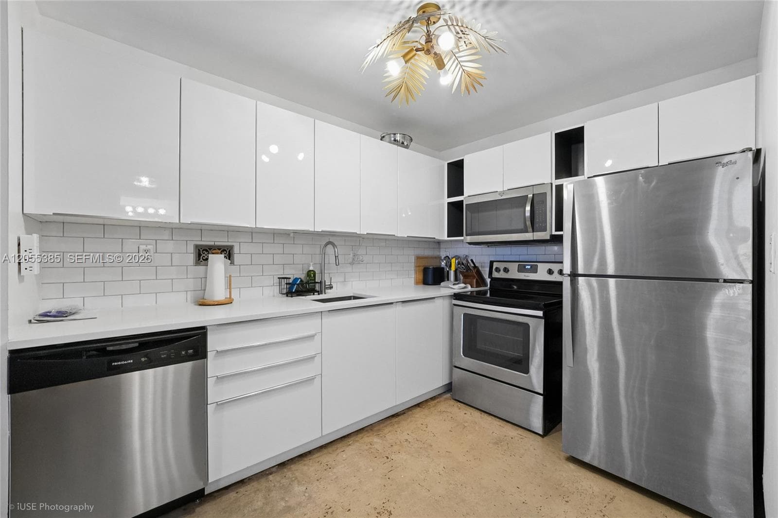 2301 Collins Ave 522 photo 3