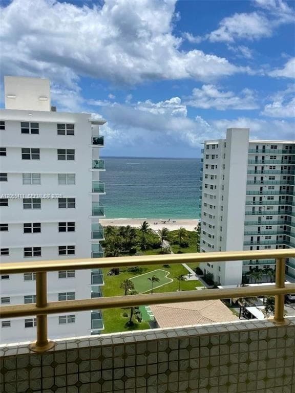 1630 N Ocean Blvd 1213 photo 3