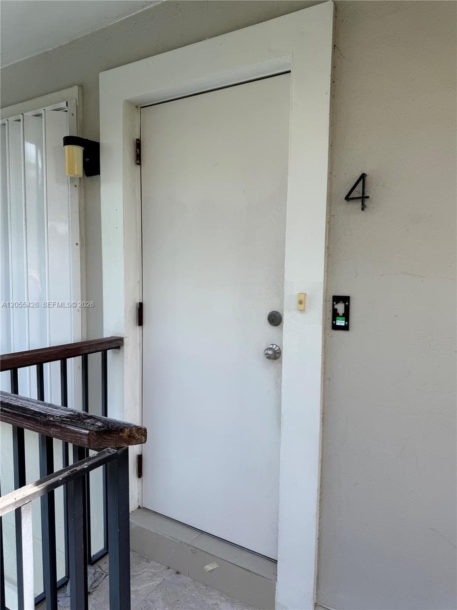 313 Hendricks Isle 4 photo 3