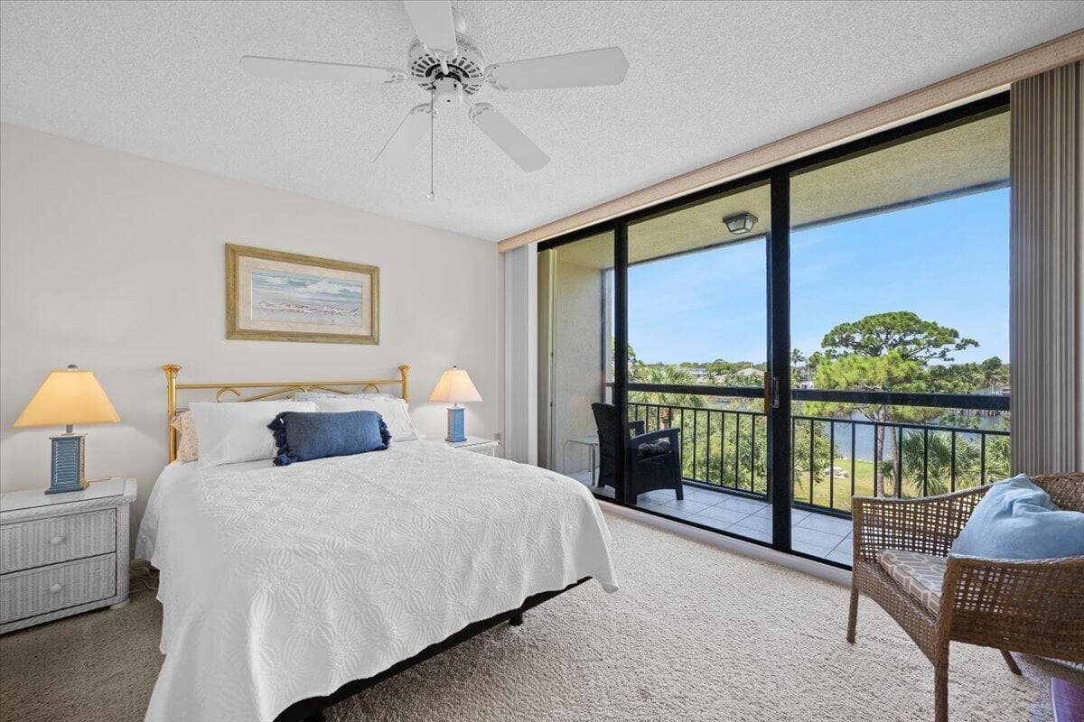 2001 Marina Isle Way 405 photo 14