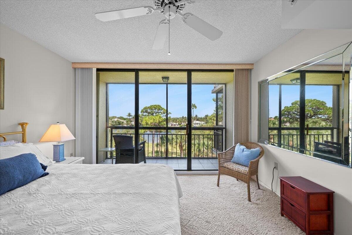 2001 Marina Isle Way 405 photo 15