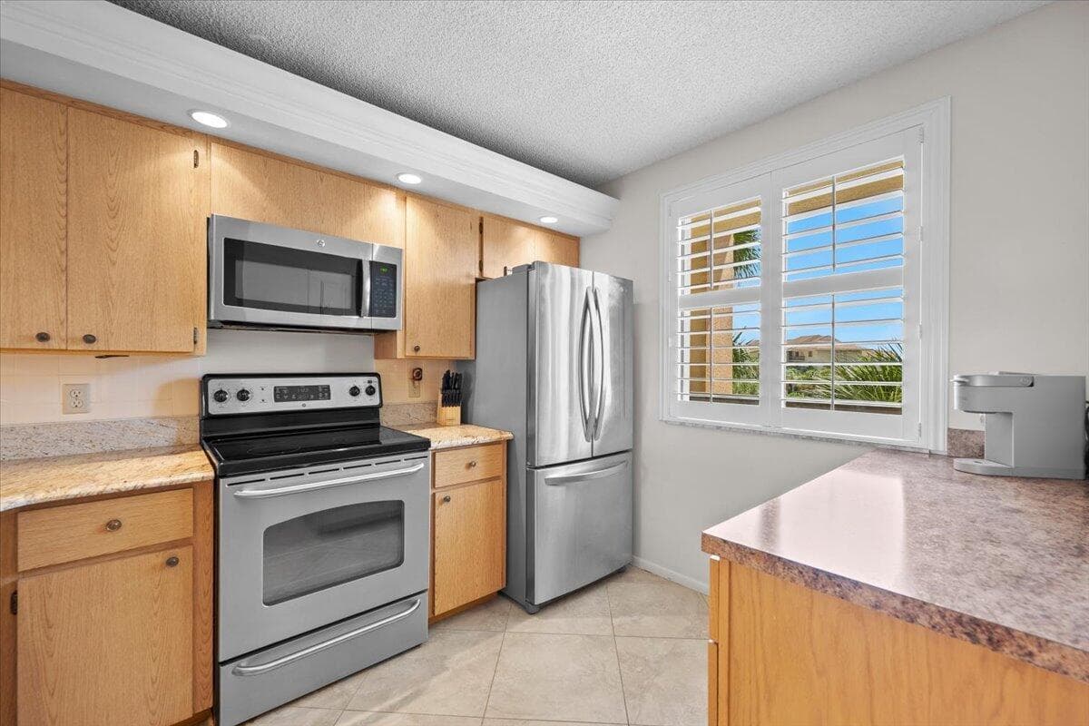 2001 Marina Isle Way 405 photo 4