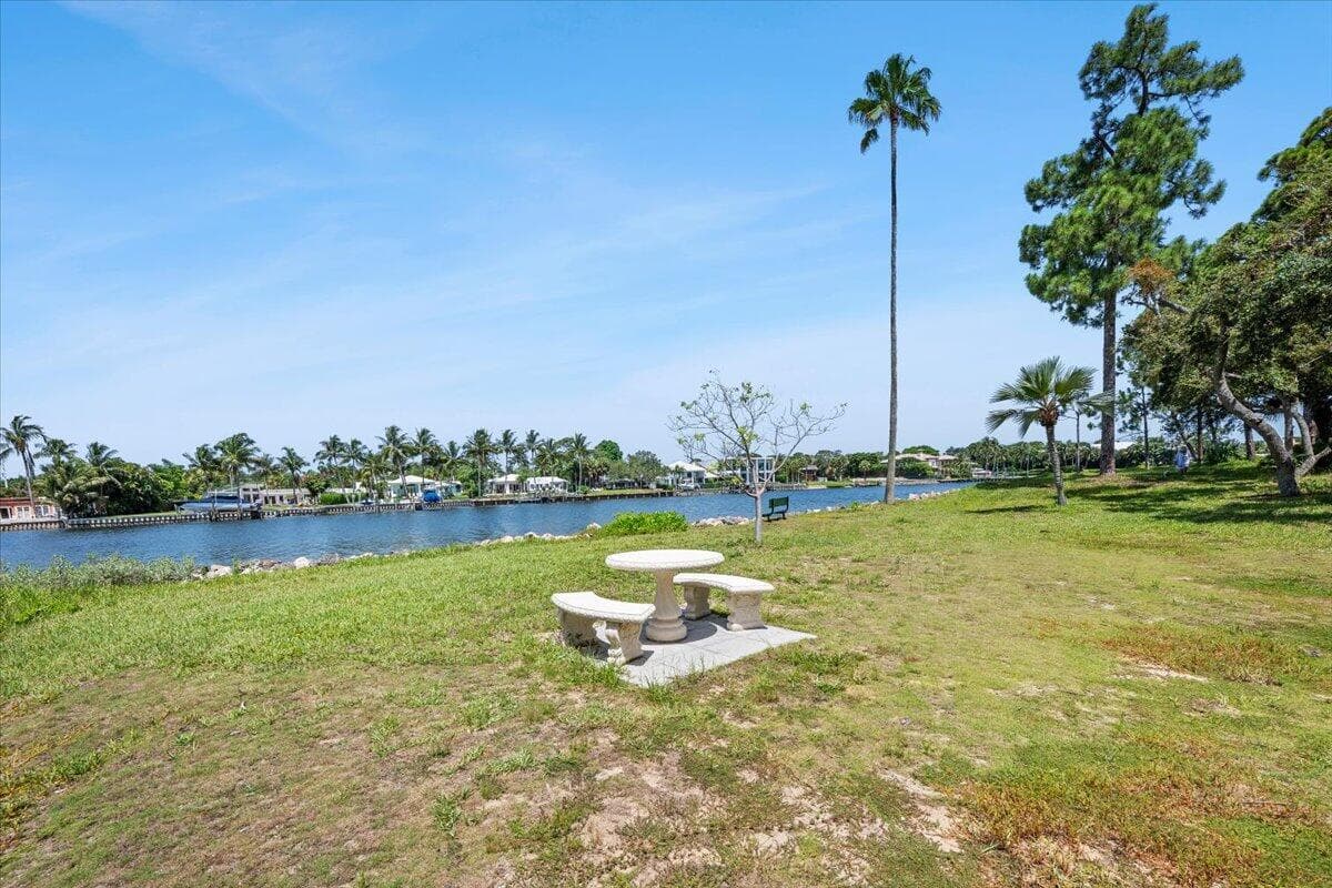 2001 Marina Isle Way 405 photo 25
