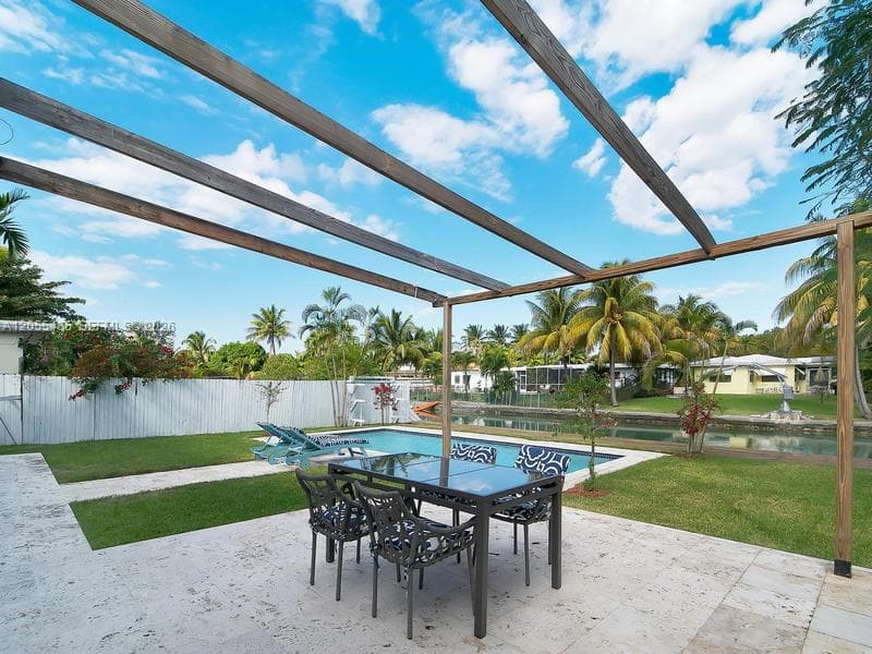 1365 DAYTONIA RD photo 6